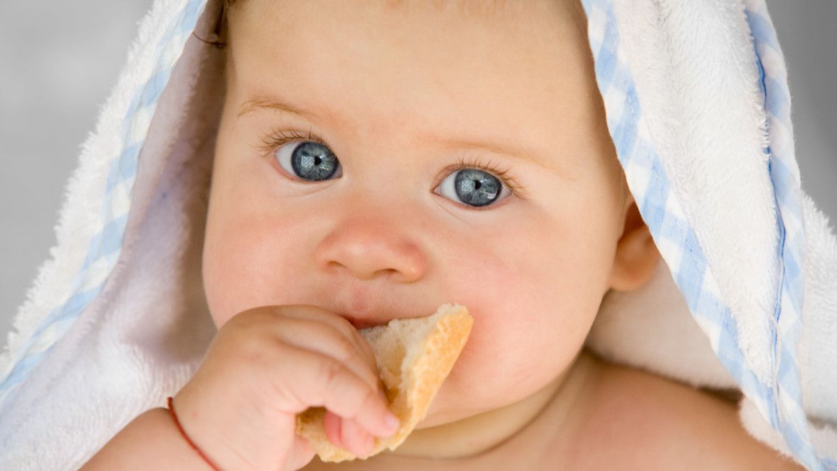 Bolehkah Bayi di Bawah 1 Tahun Diberi MPASI Roti Tawar?
