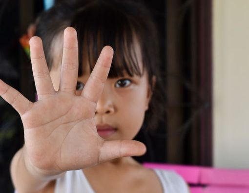 5 Kiat Mengajarkan Anak Berani Berkata Tidak Saat Dibully