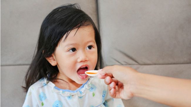 Kodein dalam Obat Batuk Anak, Perlukah Orang Tua Khawatir? (GOLFX/Shutterstock)
