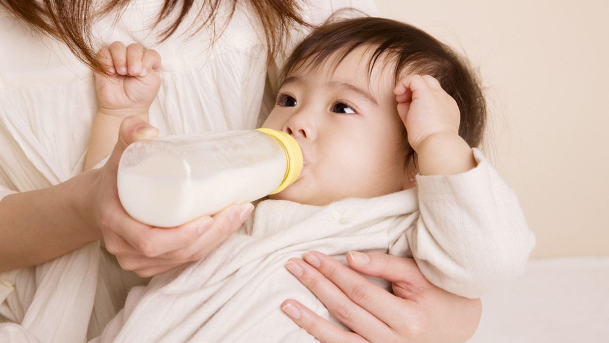 Setelah Menyapih Perlukah Anak Diperkenalkan pada Susu Pengganti?
