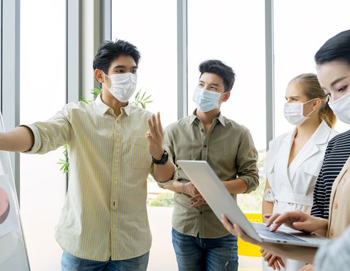 Cara Mudah Jaga Kesehatan Saat Pandemi, Minum Multivitamin