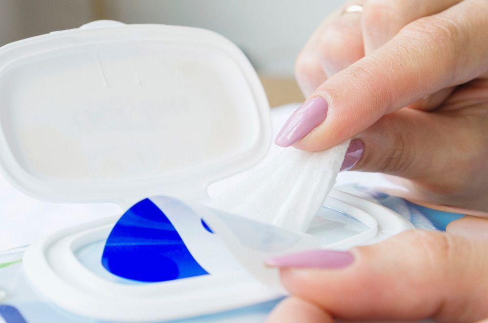 Amankah Membersihkan Vagina dengan Tisu Basah?