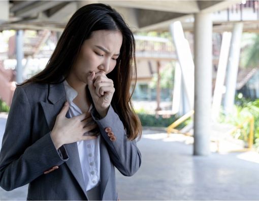 Cara Efektif untuk Mengatasi Sesak Napas karena Batuk