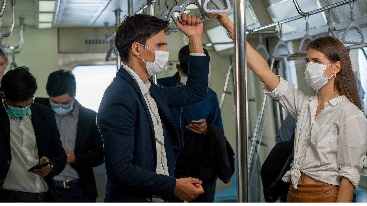 Sudah Tak Berjarak, Ini Tips Aman Naik KRL Pada Masa Pandemi COVID-19