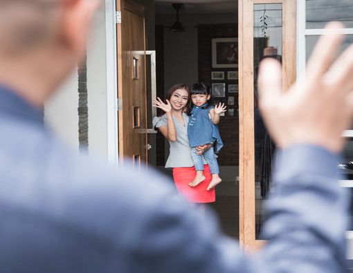 Ayah dan Bunda, Ucapan Selamat Tinggal Penting untuk Anak, Lho!