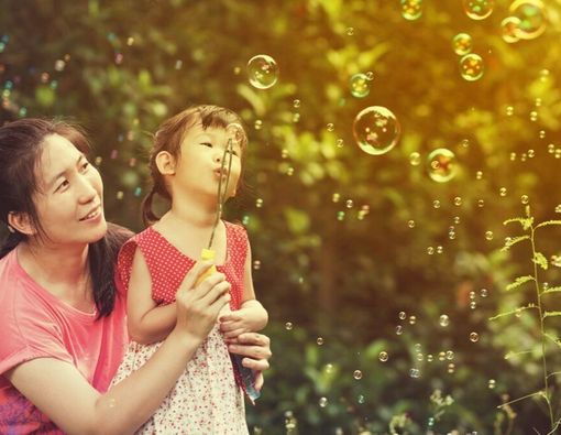 5 Alasan Mengapa Bunda Perlu Mengajak Anak Bermain di Luar