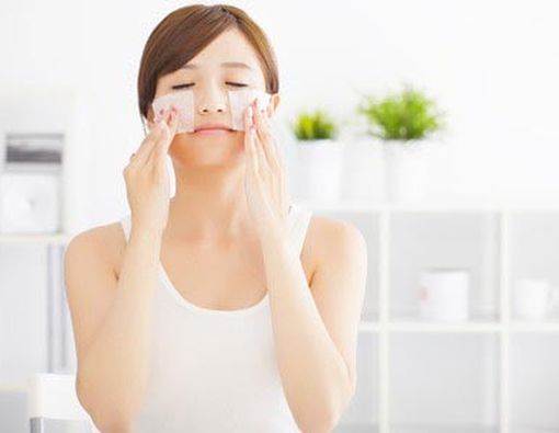 Kiat Merawat Kulit Kombinasi