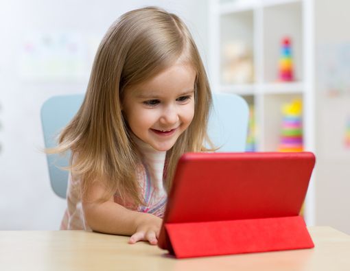 Kenali Plus Minus Anak Main Gawai