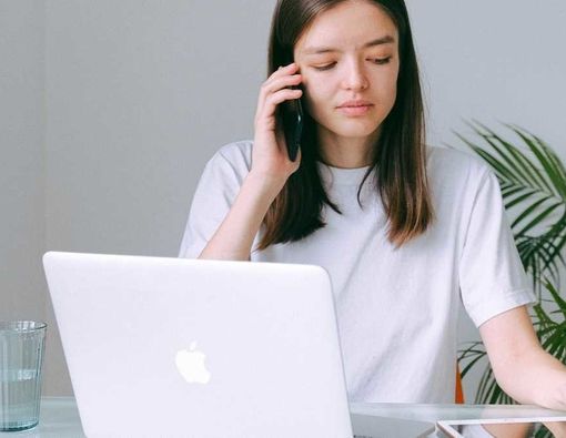 Penyebab Seseorang Tidak Suka Komunikasi Via Telepon