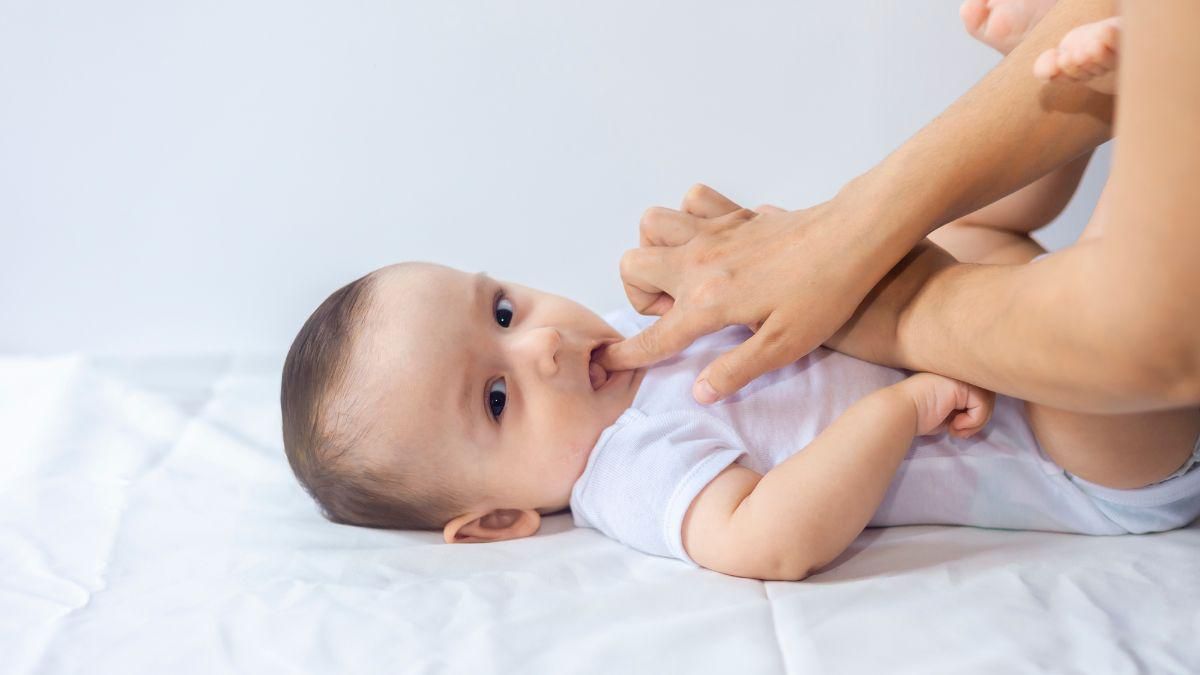 Kenali Penyebab Gusi Bayi Putih dan Cara Mengatasinya
