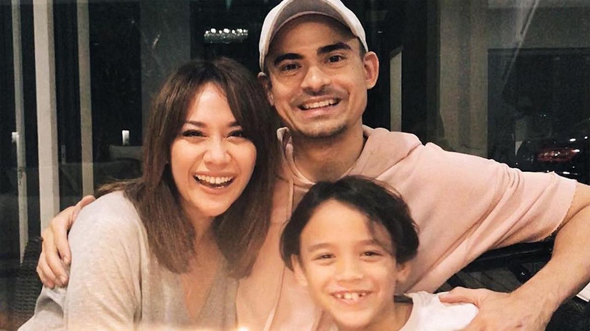 Setahun Pertama Ditinggal Pasangan Sangatlah Berat, Apa Kata Psikolog?