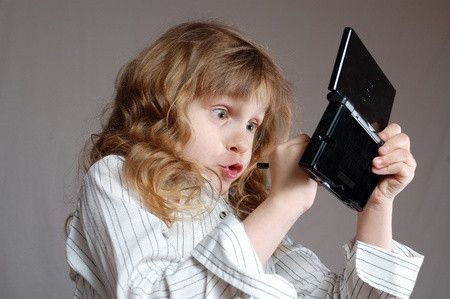 6 Cara Membatasi Si Kecil Bermain Game di Gadget