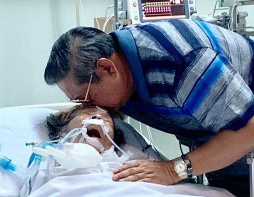 Pertolongan Pertama Saat Lansia Kritis seperti Ibunda SBY