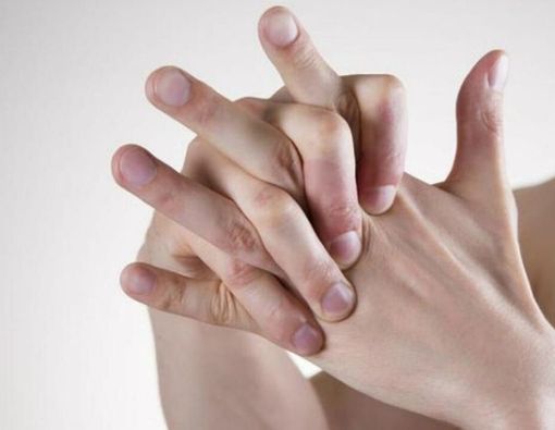 Punya Hobi Membunyikan Jari, Adakah Bahayanya?