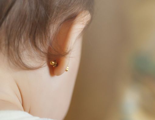 Tindik Bayi, Ini Tips Perawatan yang Paling Tepat