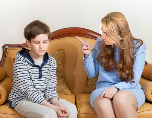 Apakah yang Dimaksud dengan Helicopter Parenting?