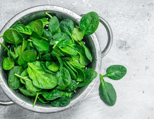 Menyingkap Manfaat Daun Bayam untuk Rambut