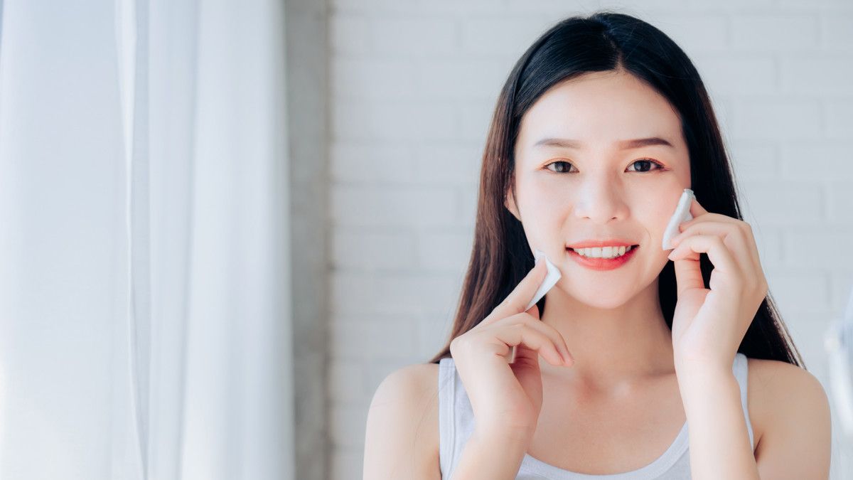 Mau Tahu, Ini Keuntungan Saat Tak Pakai Makeup Selama #DiRumahAja!