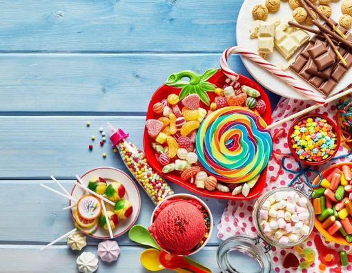 4 Makanan yang Buruk untuk Gigi