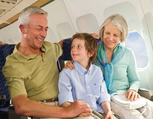 Aman Bepergian Naik Pesawat Bersama Anak Alergi