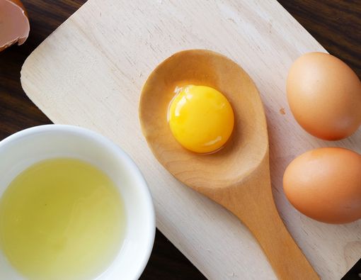 Mana Lebih Sehat, Kuning Telur Berwarna Pucat atau Oranye?