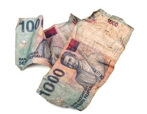 Berjuta Kuman pada Selembar Uang