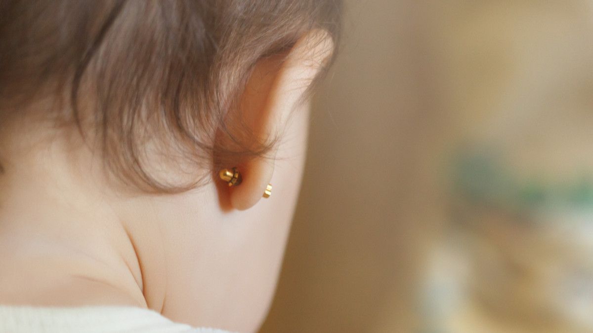 Tindik Bayi, Ini Tips Perawatan yang Paling Tepat