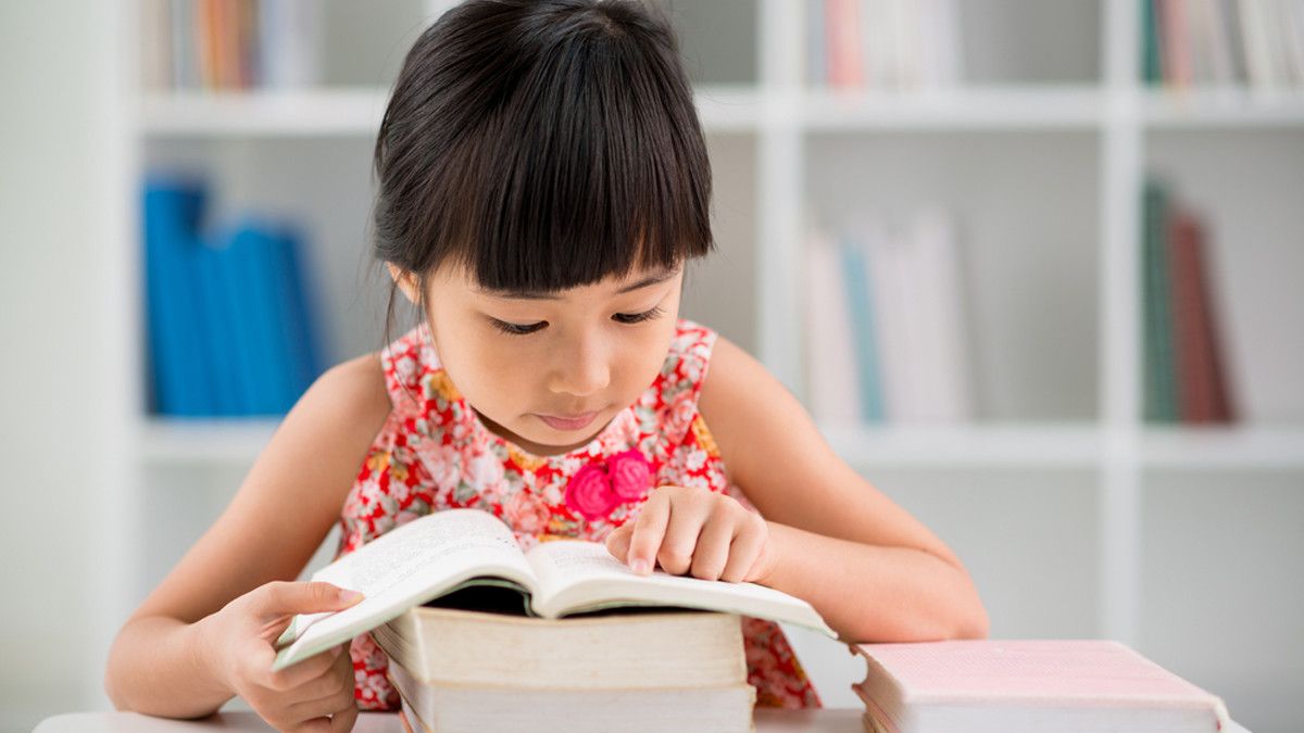 Ilustrasi Anak Gemar Membaca