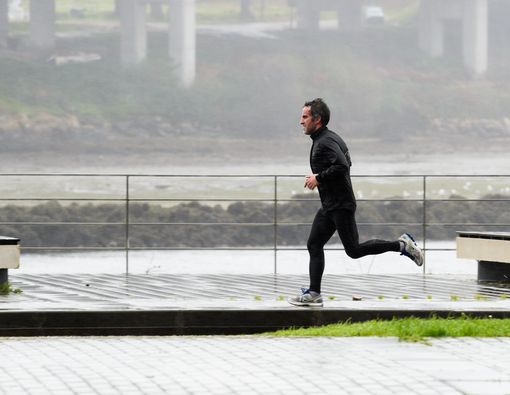 Tips agar Anda Bisa Tetap Olahraga di Musim Hujan