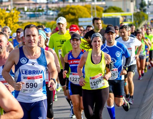 Anda Gemar Ikut Lari Maraton? Waspada Bahaya Kesehatan Ini!