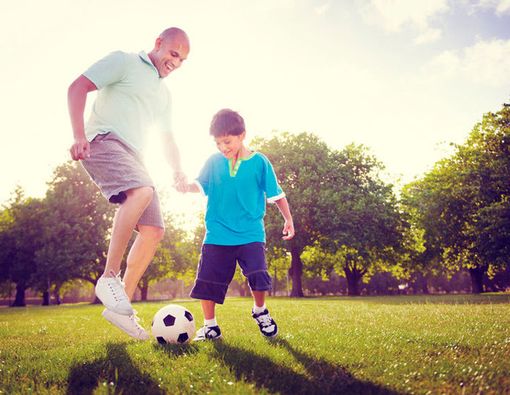 6 Kiat agar si Kecil Senang Olahraga