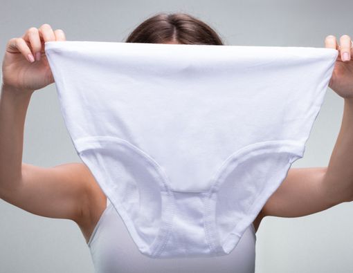 Celana Dalam Wajib Dibuka Setelah Berhubungan Seksual. Kenapa, Ya?