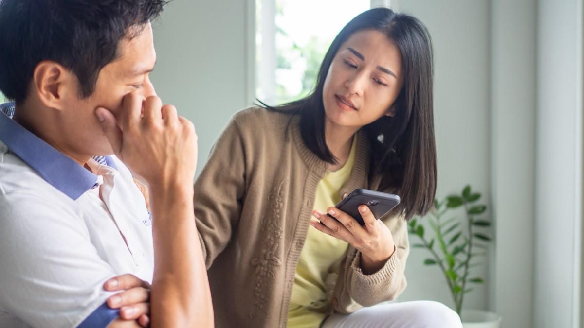 11 Tanda Pria Tak Setia pada Pasangan