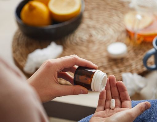 Jarak Aman Minum Obat Setelah Konsumsi Minuman Tertentu