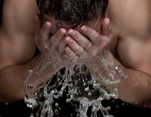 Perawatan Wajah Bebas Ribet untuk Pria