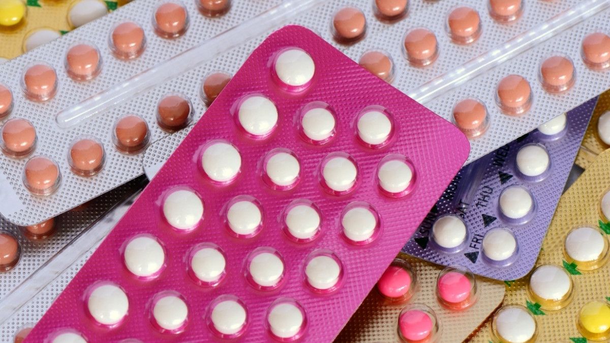 Benarkah Pil KB Menyebabkan Rambut Rontok pada Wanita? - KlikDokter