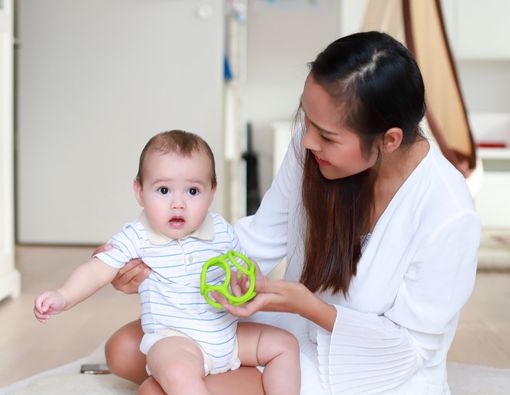 Ragam Manfaat Memiliki Pengasuh Anak di Rumah