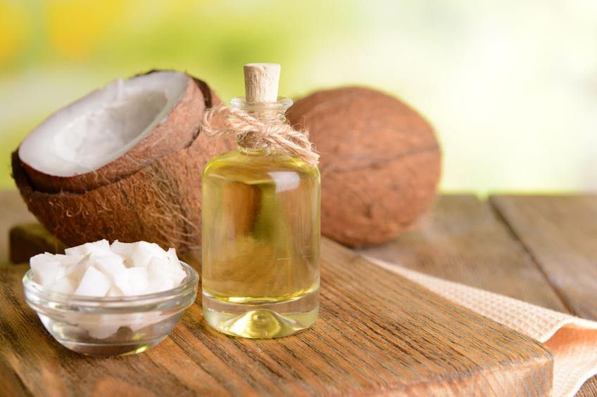 Benarkah Minum Minyak Kelapa Dapat Lancarkan Pencernaan?