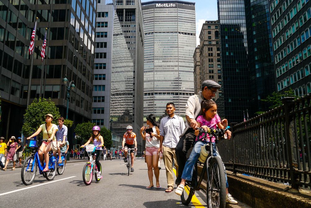 Car Free Day Sebabkan Dehidrasi pada Anak? Atasi dengan Cara Ini