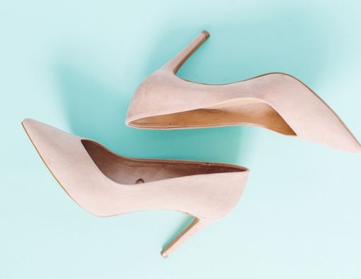 Benarkah Sepatu Hak Tinggi Picu Pengeroposan Tulang?