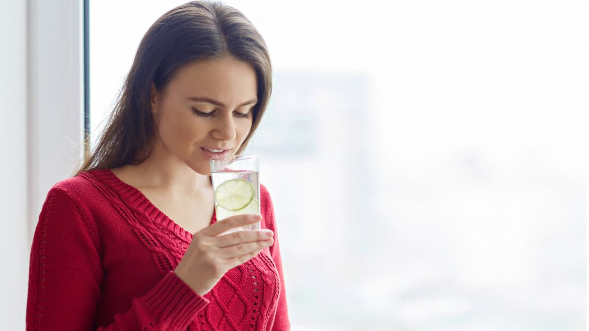 Berbagai Manfaat Air Lemon untuk Ibu Menyusui