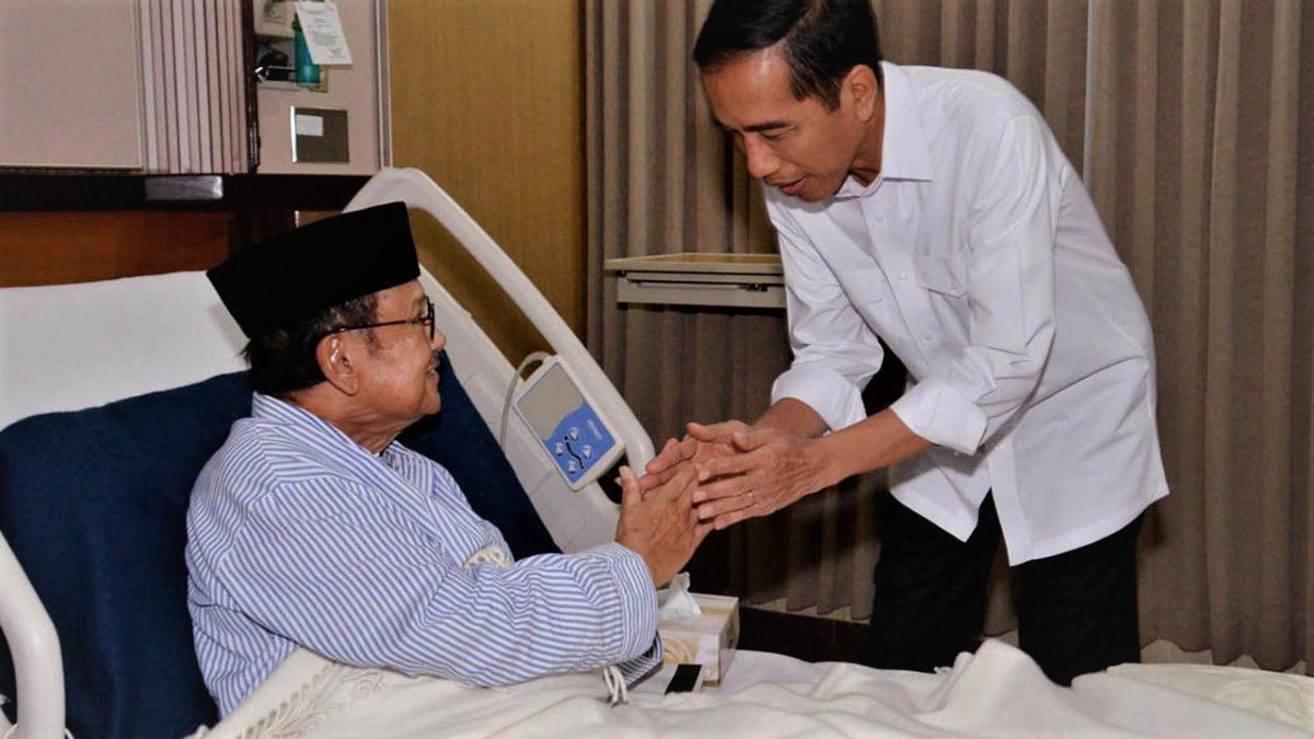 Etika Menjenguk Pasien yang Dirawat Intensif seperti BJ Habibie