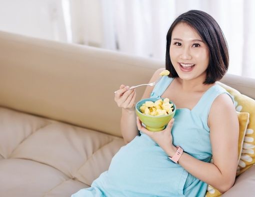 Ibu Hamil Makan Nanas, Berisiko Lahirkan Bayi Prematur?