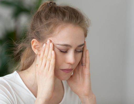 Mengapa Bisa Pusing dan Mual Saat Hamil Muda?