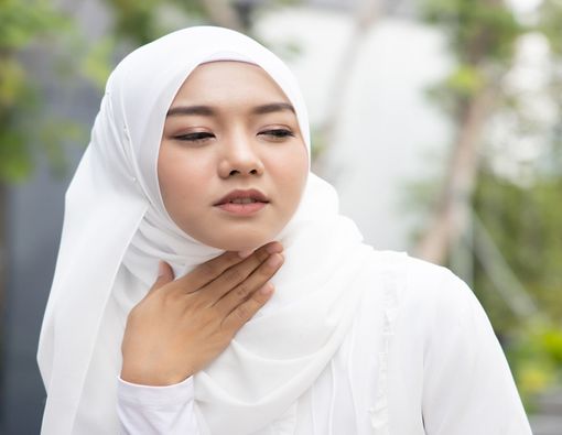 Tips Cegah Radang Tenggorokan Selama Puasa