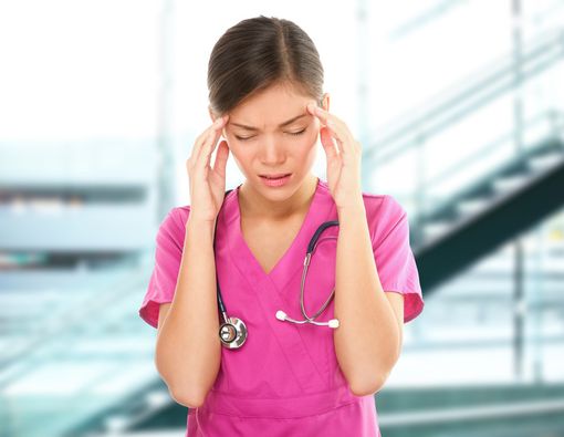 Tips Atasi Migrain bagi Perawat yang Harus Jaga Malam