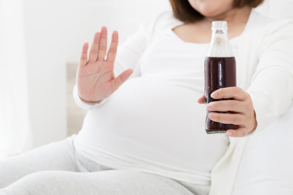 Konsumsi Minuman Bersoda Saat Hamil, Apa Bahayanya?