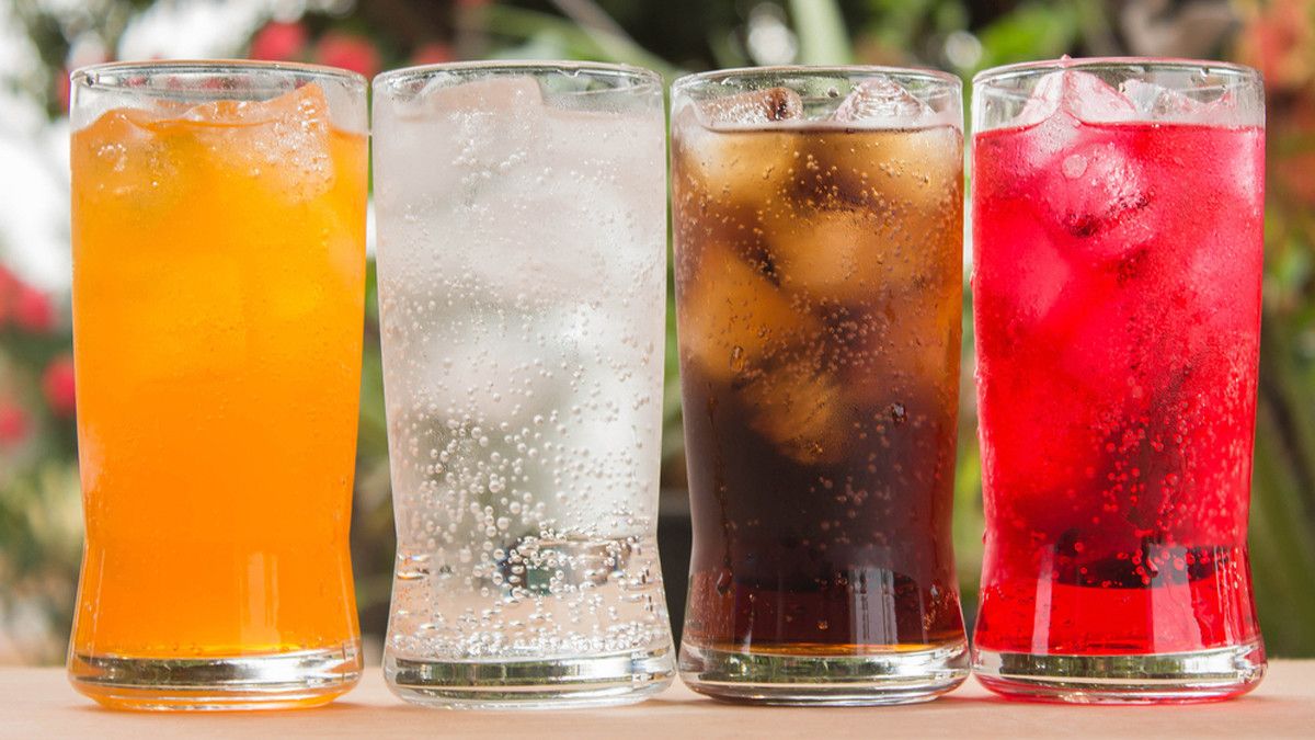 Kenali Mitos dan Fakta Seputar Minuman Bersoda