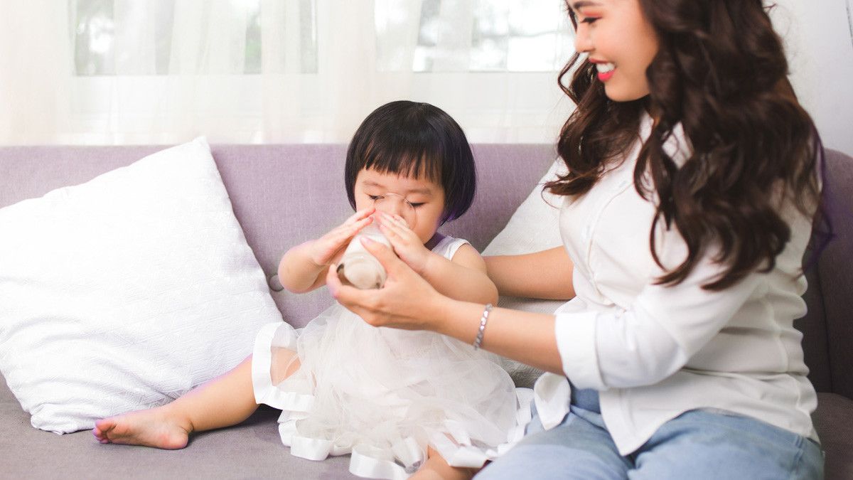 Kapan Si Kecil Boleh Minum Susu Kedelai? (Makistoc/Shutterstock)