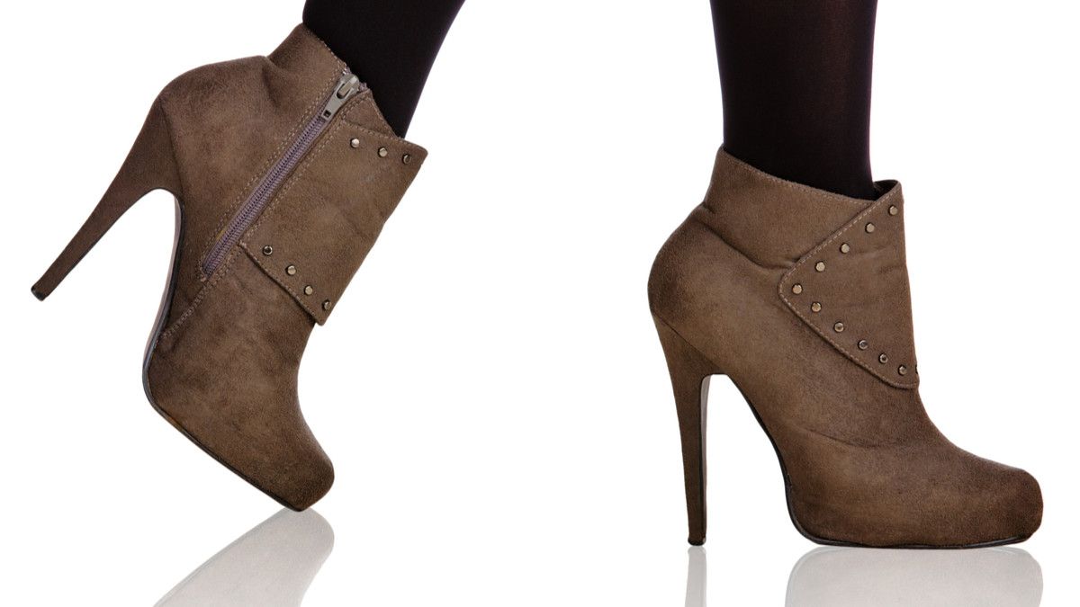 Selain High Heels, Ini 5 Jenis Sepatu yang Buruk bagi Kesehatan (Luba V. Nel/Shutterstock)